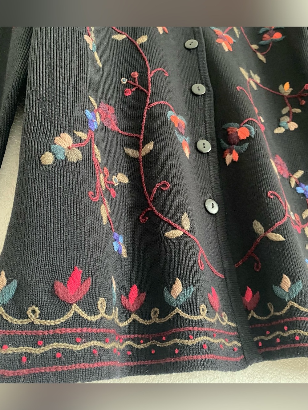 Vintage Mark, Fore & Strike floral embroidered Fig Vine button down cardigan, M - Picture 4 of 15